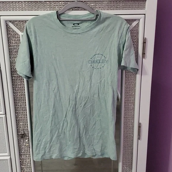 Oakley shirt - Picture 1 of 2